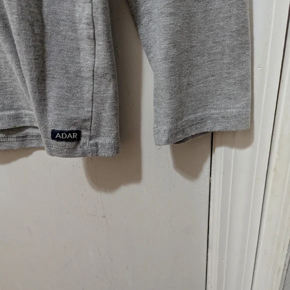 ADAR Universal XL Under Scrub Gray Long Sleeve Shirt - Picture 4 of 5